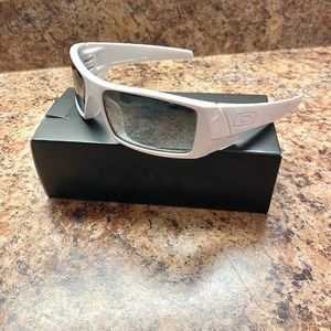 Mens Gascan Oakley sunglasses (polarized)